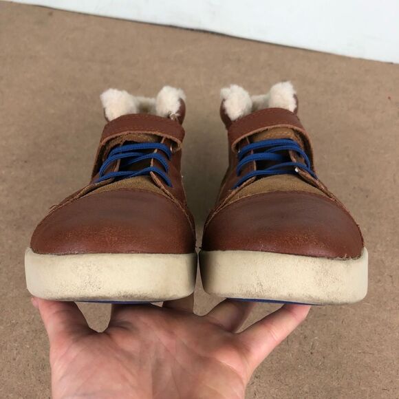 Ugg Theron Chestnut Kid's USA Size 5
Suede and leather - Picture 13 of 13